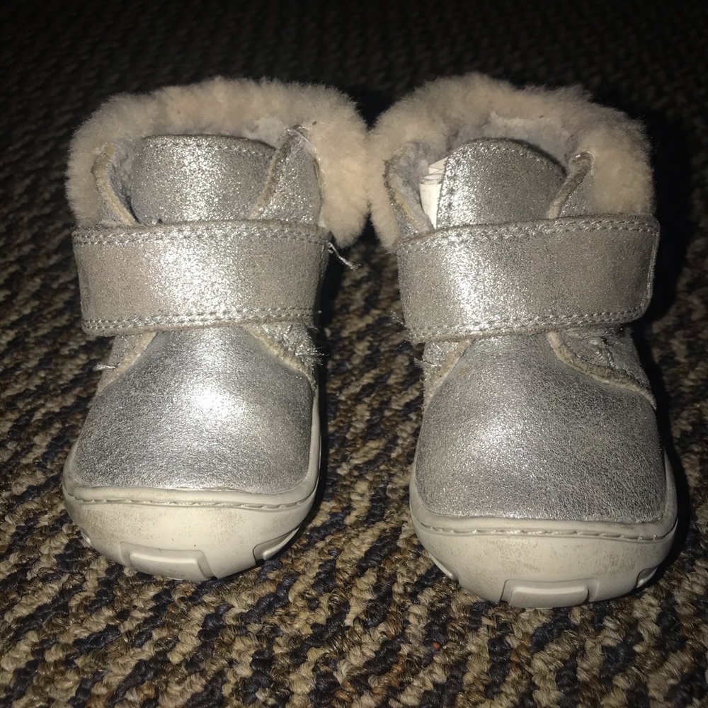 Uggs Toddler 4/5
